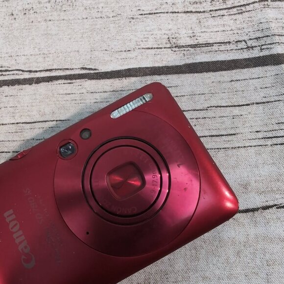 Canon PowerShot ELPH 300 HS Red Digital Camera 12.1MP with Charger & Case - Picture 5 of 14